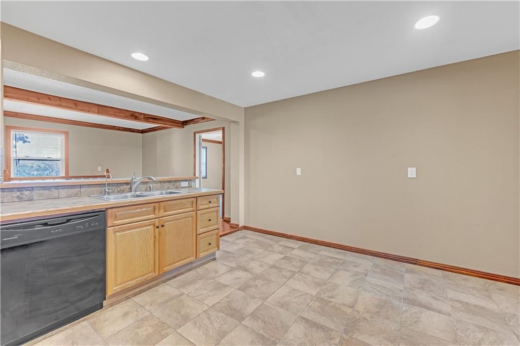 418 N Main Street — photo 30