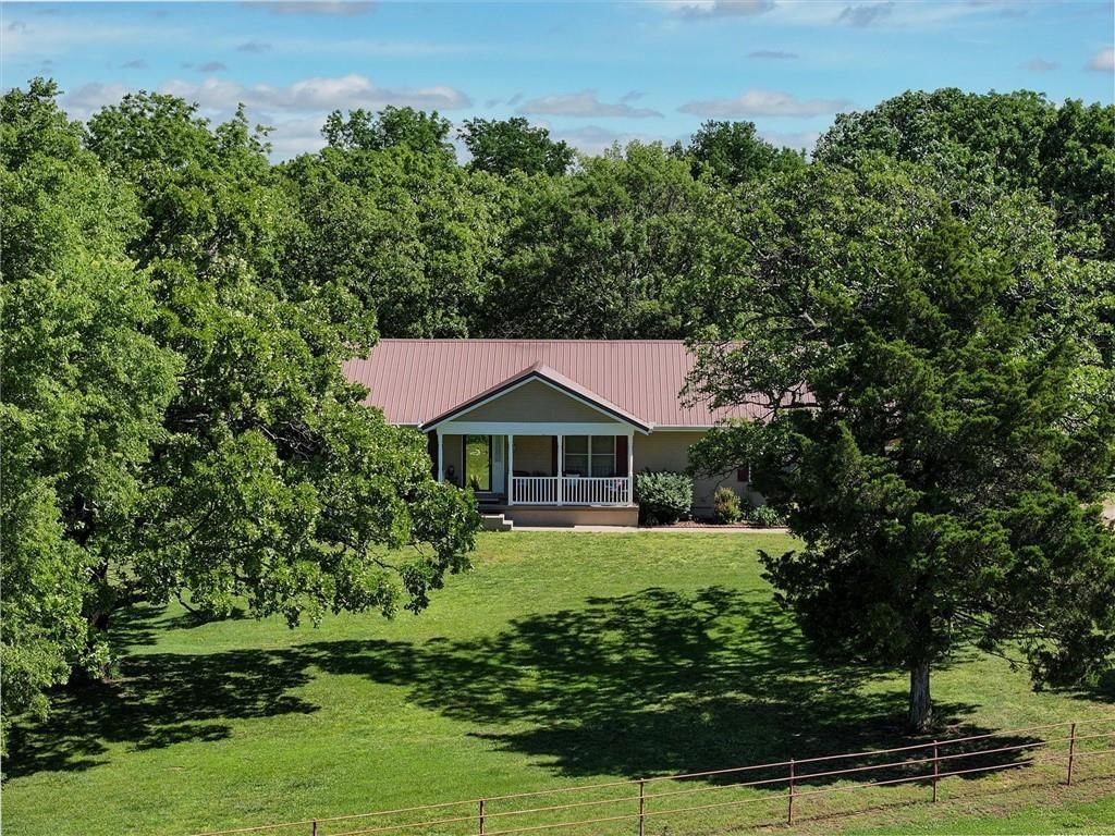 1375 Labette Road — photo 32