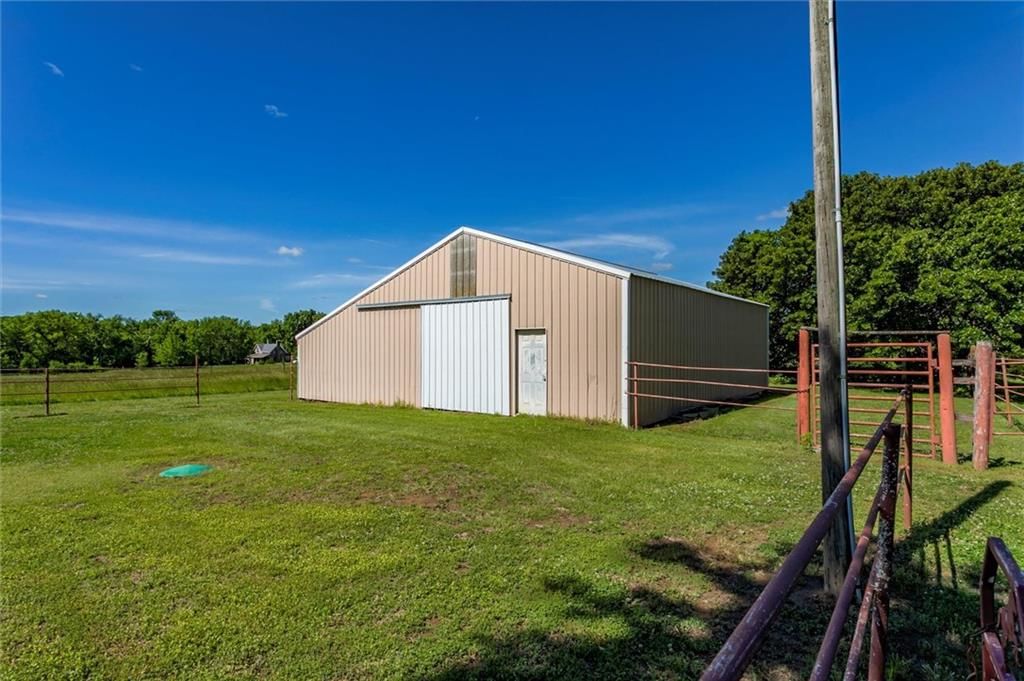 1375 Labette Road — photo 33