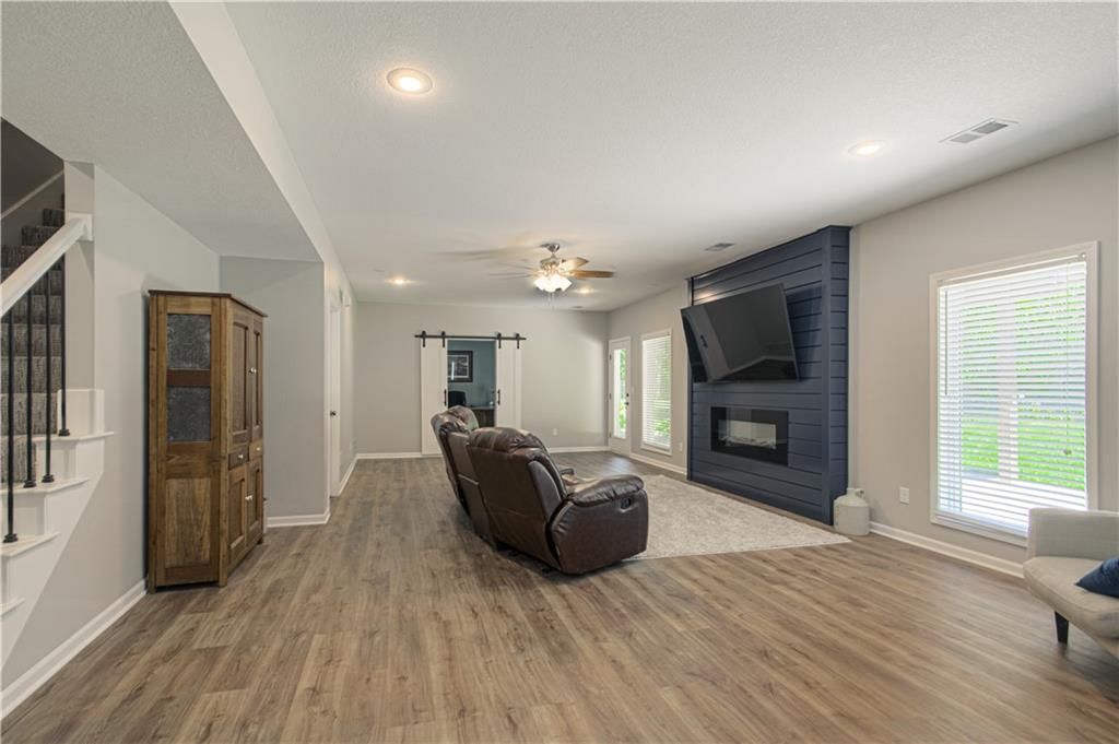 1809 Parkside Drive — photo 33