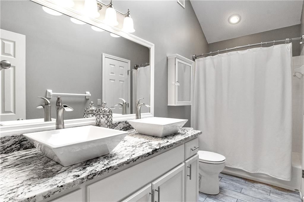 9816 W 132nd Terrace — photo 35