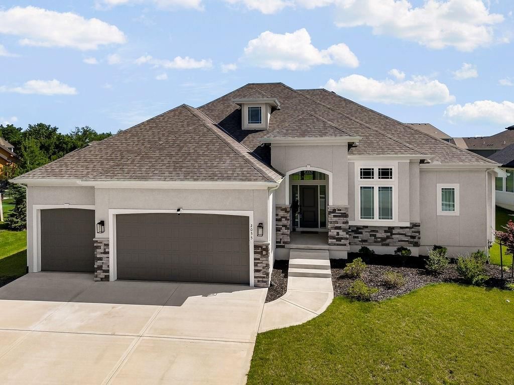 2055 NW Obrien Road, Lee's Summit, MO