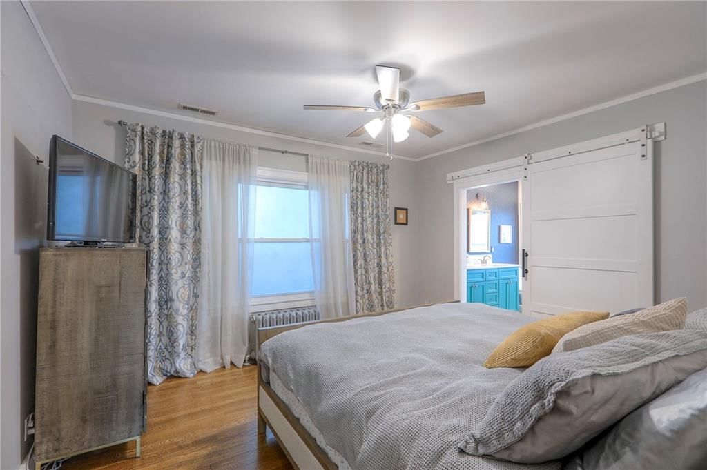 1111 W 38th Street — photo 30