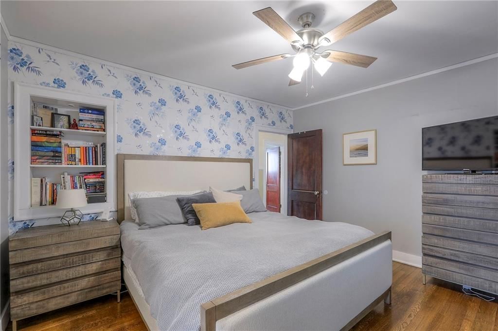 1111 W 38th Street — photo 32