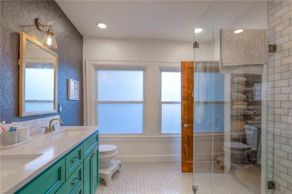 1111 W 38th Street — photo 33