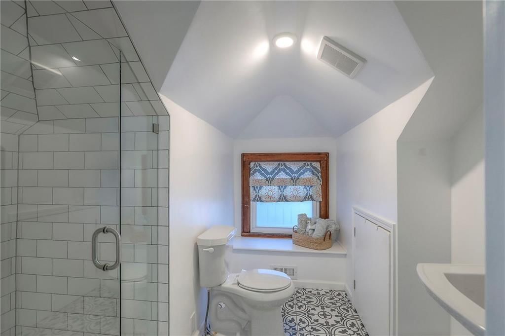 1111 W 38th Street — photo 42