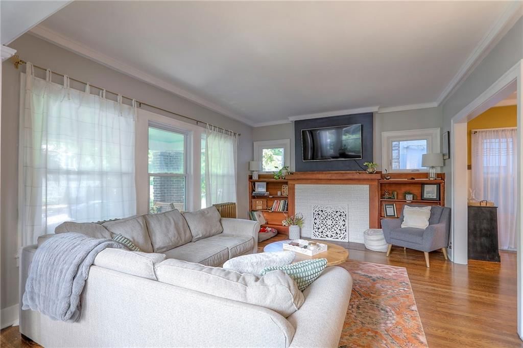 1111 W 38th Street — photo 9