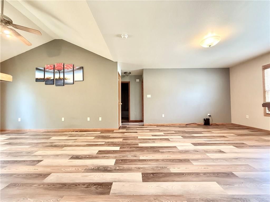 1015 E THOMPSON Street — photo 11