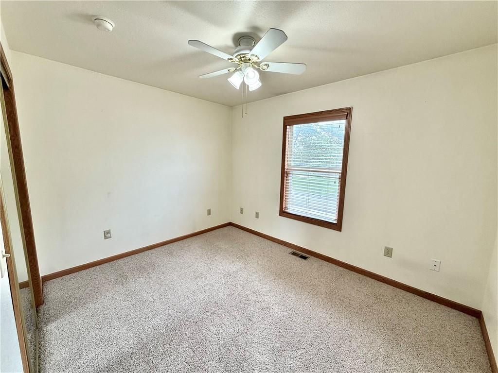 1015 E THOMPSON Street — photo 14