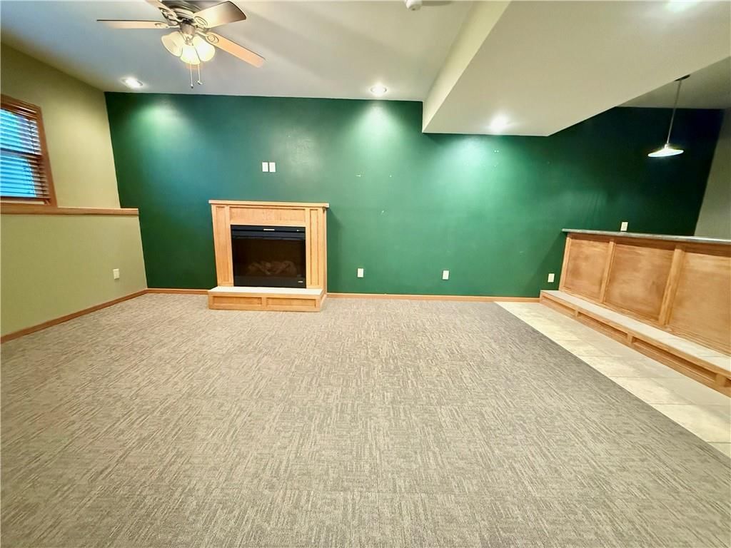 1015 E THOMPSON Street — photo 26