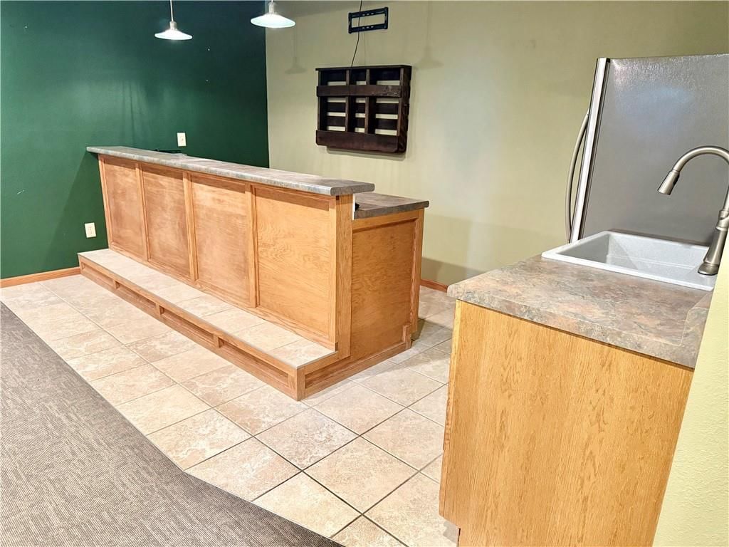 1015 E THOMPSON Street — photo 28