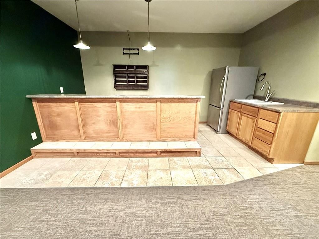 1015 E THOMPSON Street — photo 29