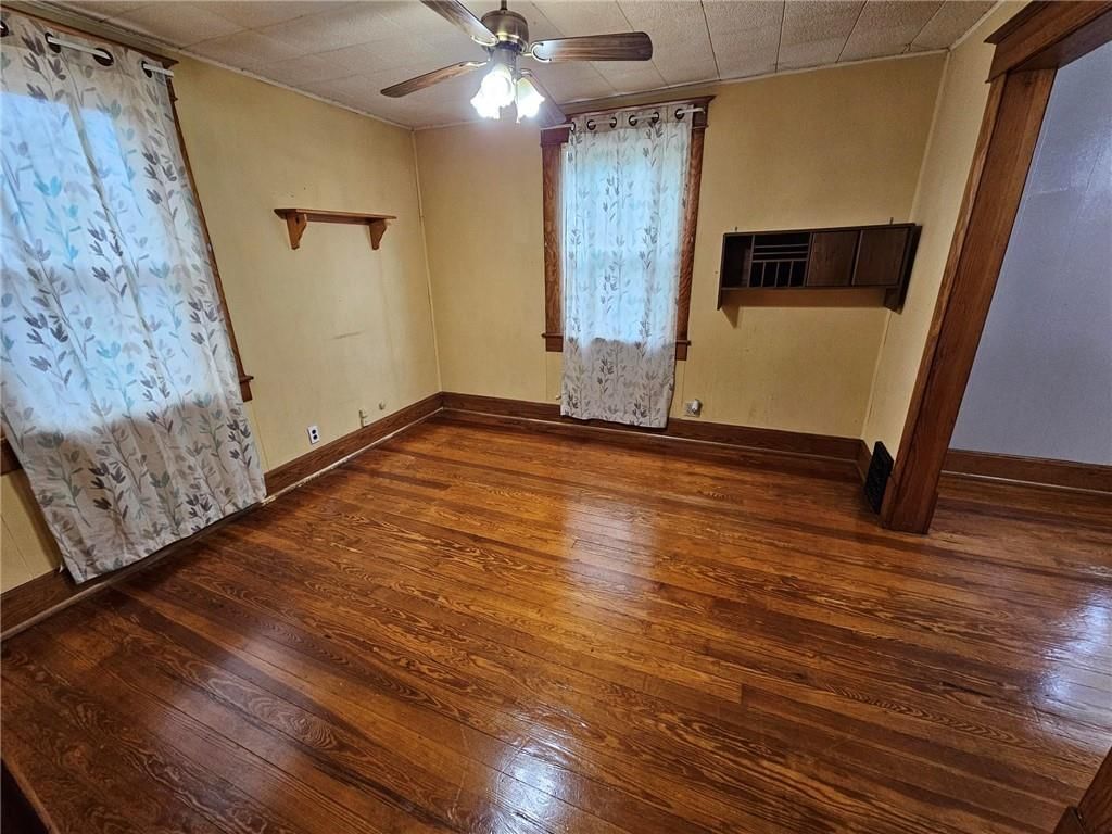 1402 Main Street — photo 23