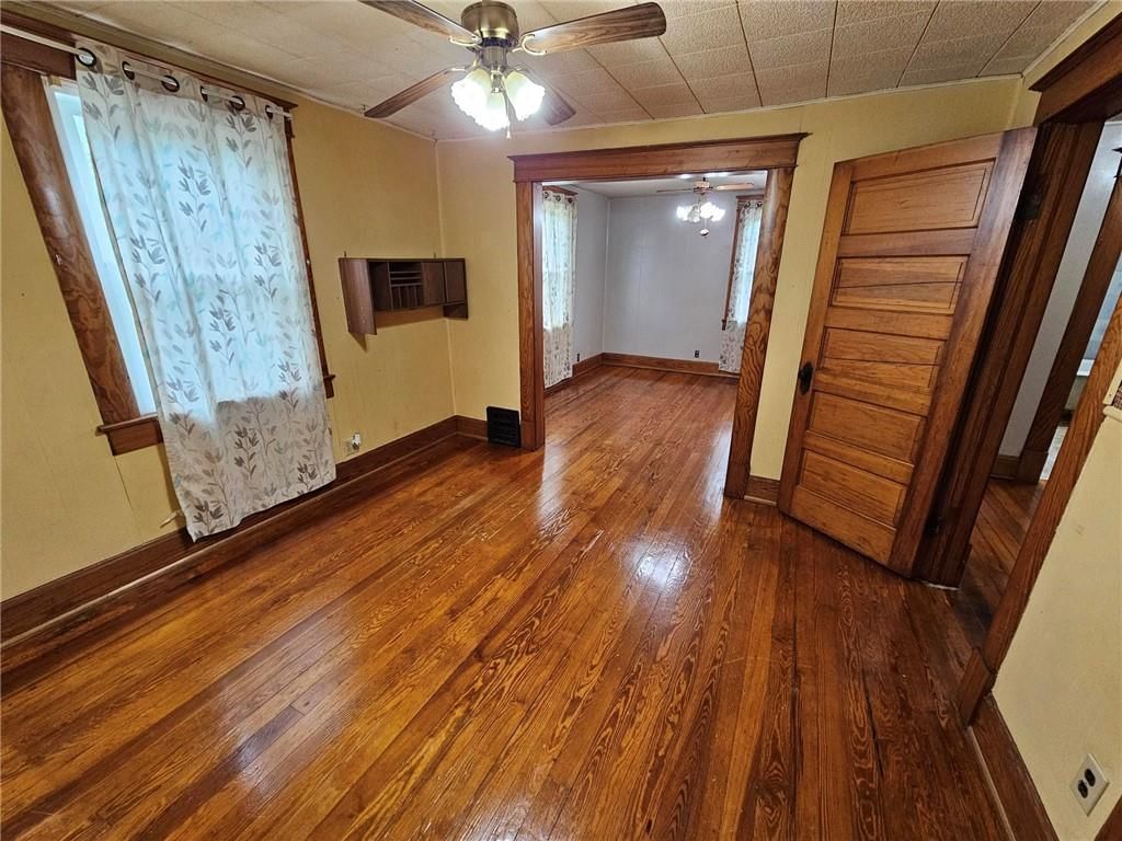 1402 Main Street — photo 24