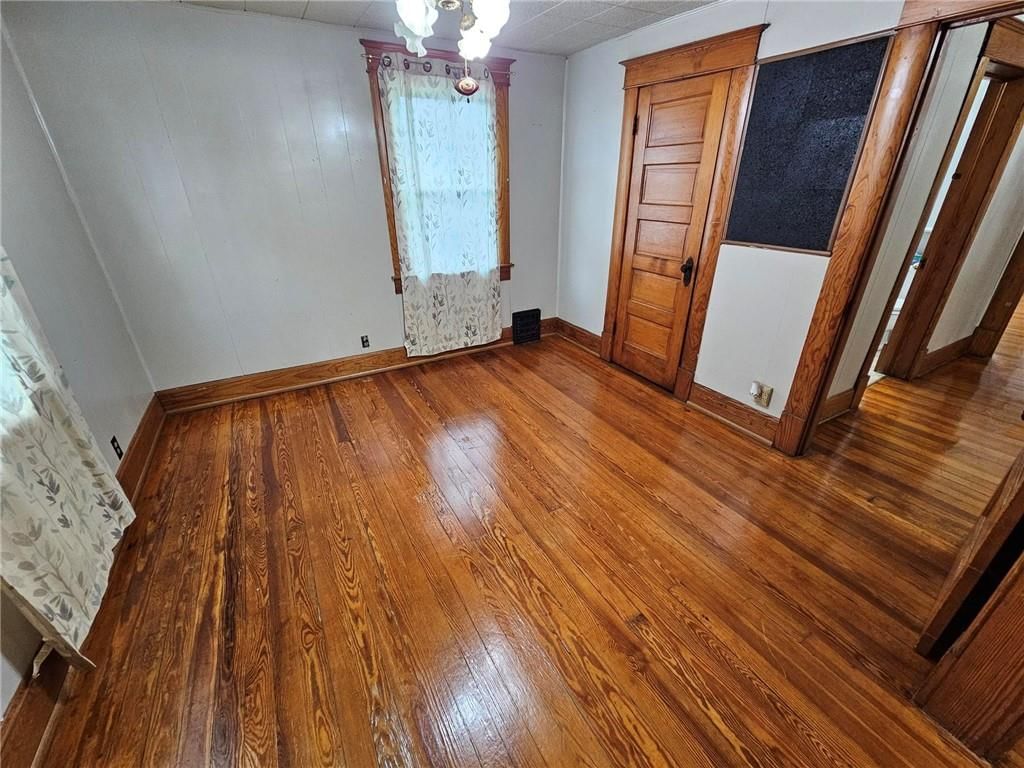 1402 Main Street — photo 25