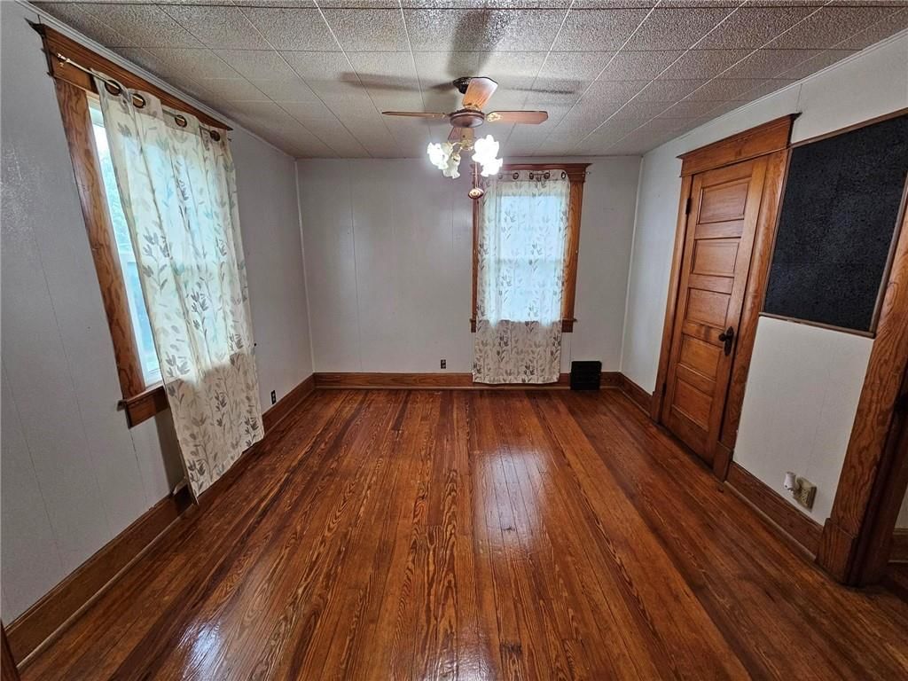 1402 Main Street — photo 26