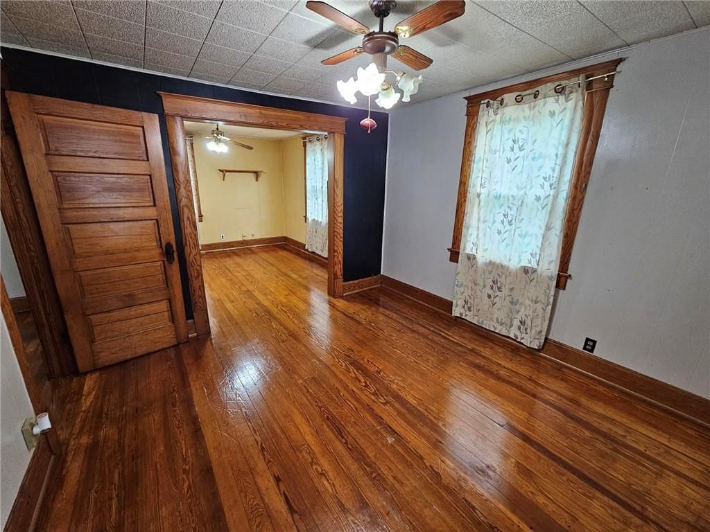 1402 Main Street — photo 34