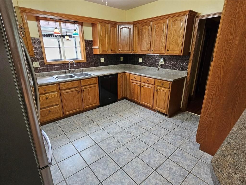 1402 Main Street — photo 6