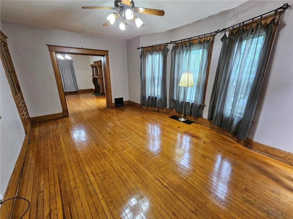 1402 Main Street — photo 10