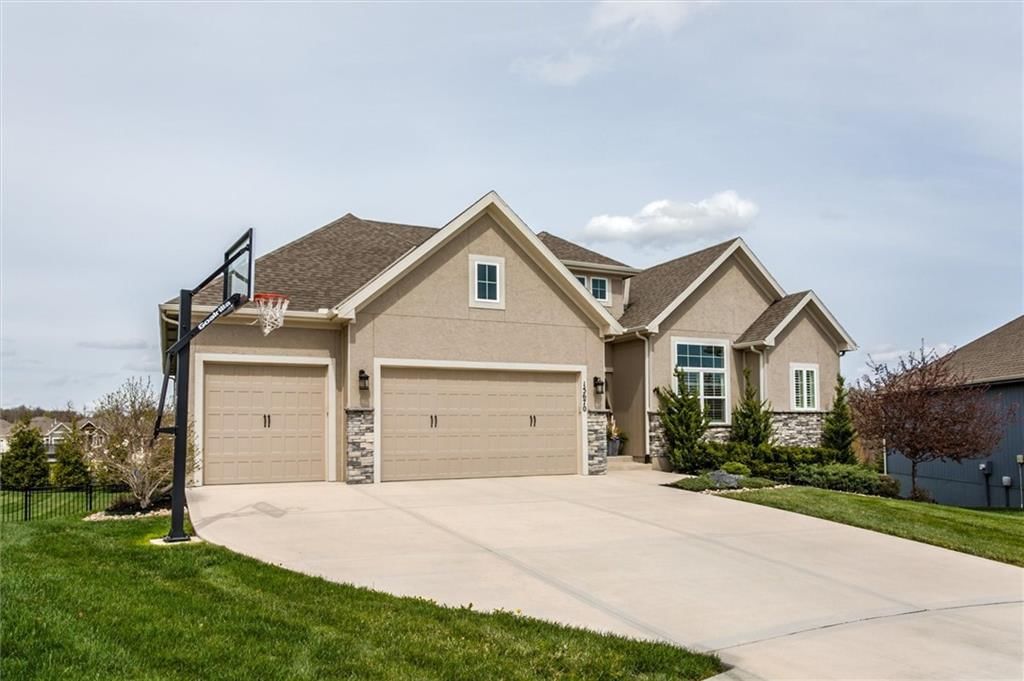 15670 W 165th Terrace — photo 32
