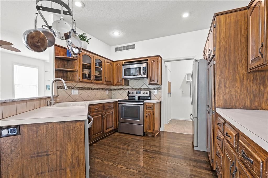 617 SE Pendleton Drive — photo 10