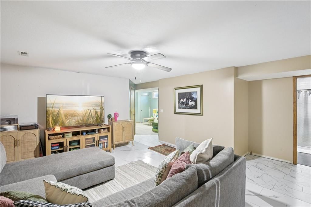 1022 N Davis Road — photo 4