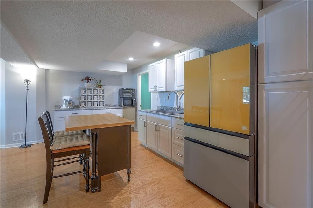 208 Pratt Avenue — photo 30