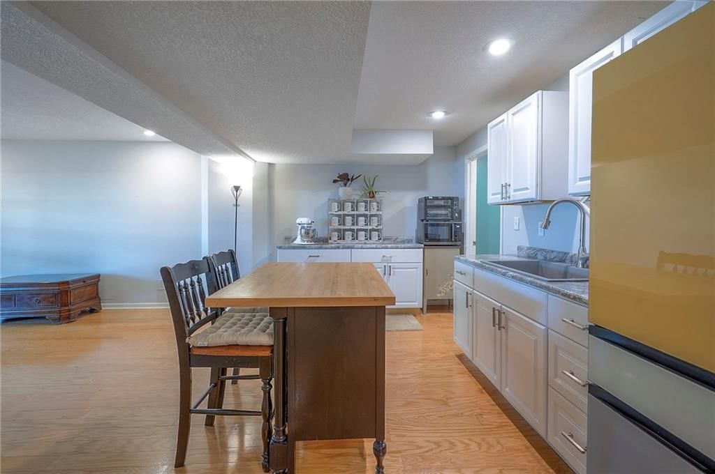208 Pratt Avenue — photo 31