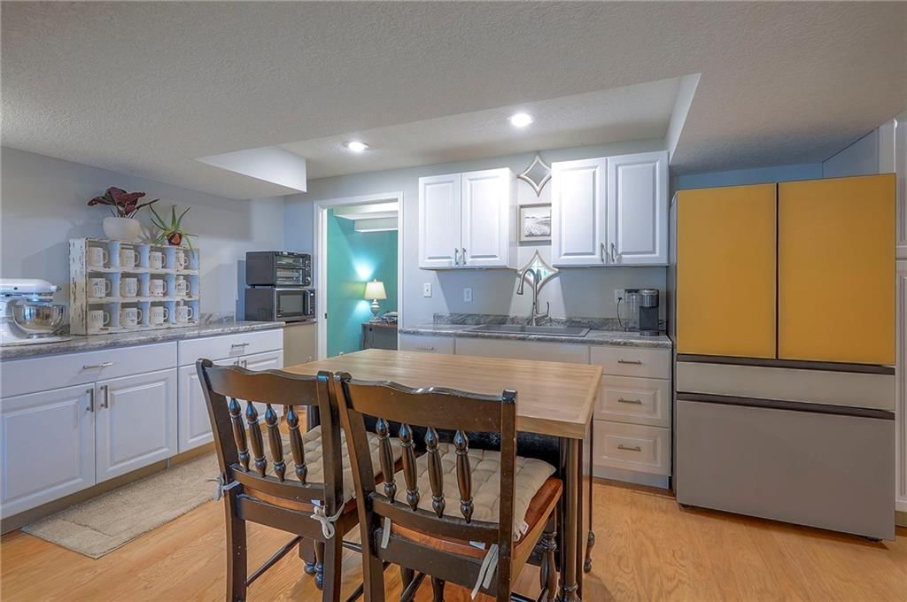 208 Pratt Avenue — photo 32