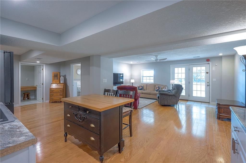208 Pratt Avenue — photo 34