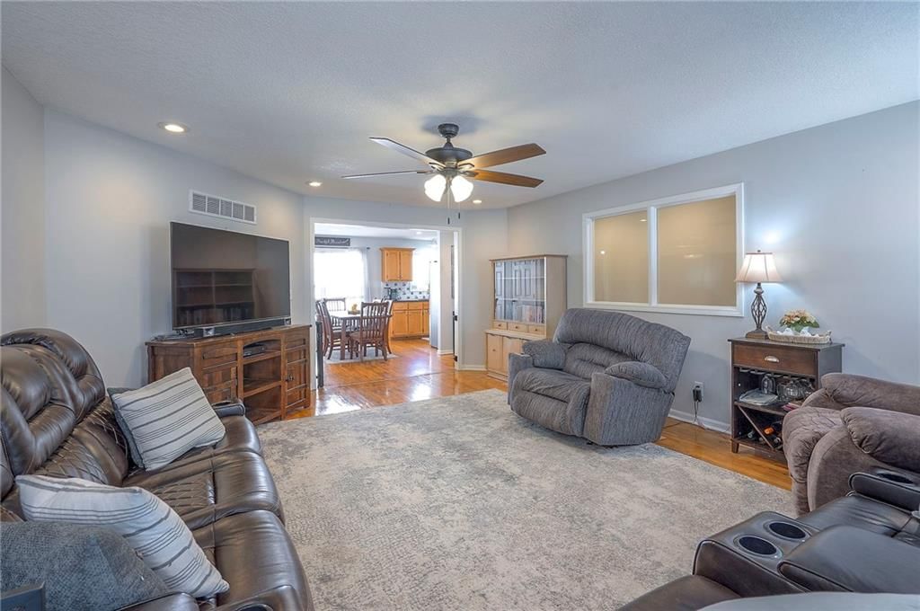 208 Pratt Avenue — photo 9