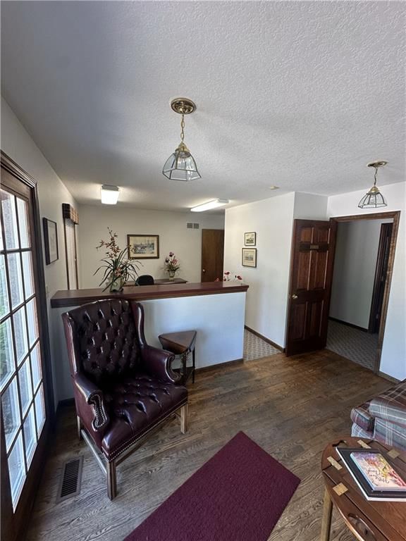 502 S Woodbine Road — photo 6