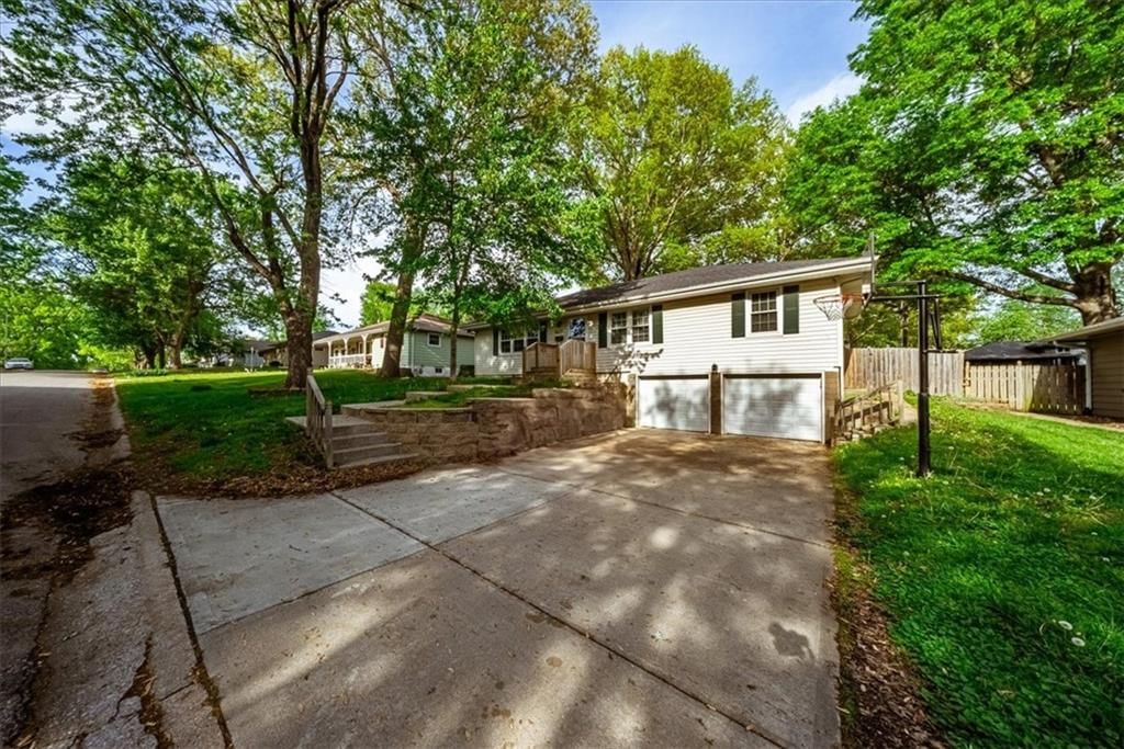 4217 S Spring Street, Independence, MO