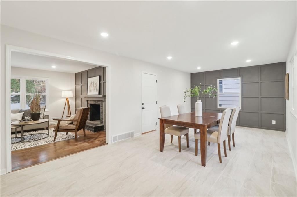 618 E 108th Terrace — photo 15