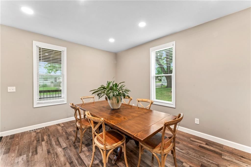 1105 S Gordon Street — photo 11