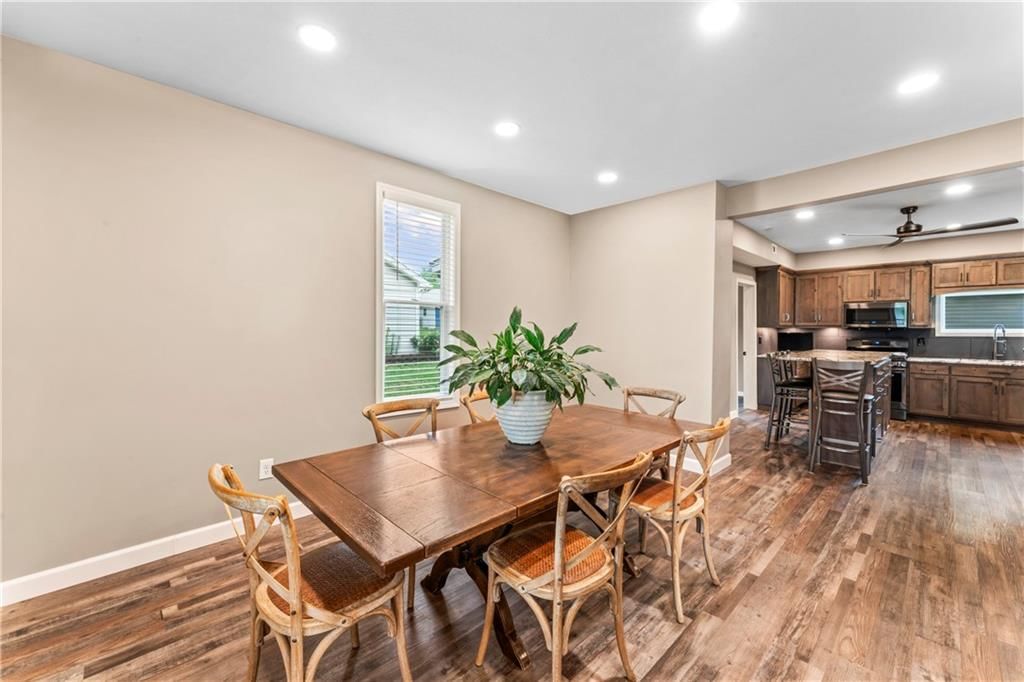 1105 S Gordon Street — photo 12