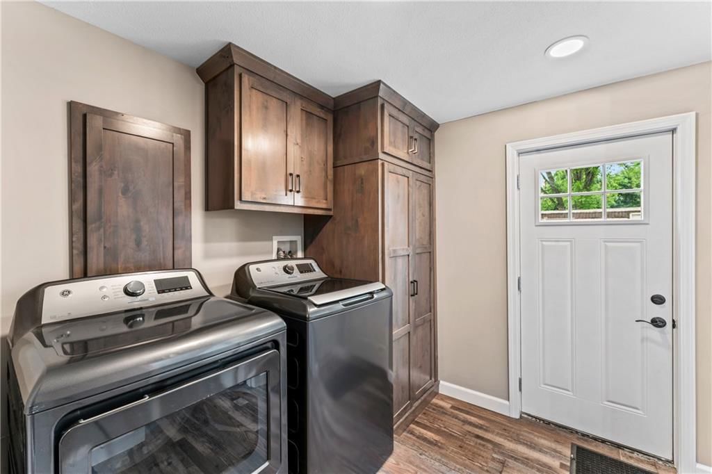 1105 S Gordon Street — photo 20