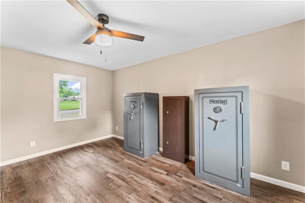 1105 S Gordon Street — photo 22