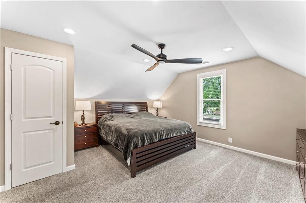 1105 S Gordon Street — photo 26