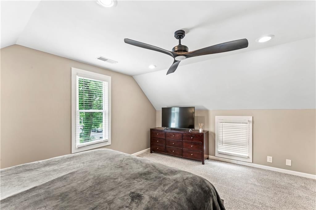1105 S Gordon Street — photo 28