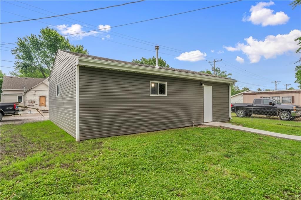 1105 S Gordon Street — photo 48