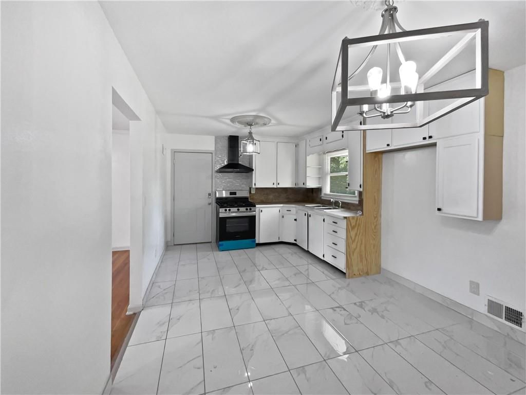 11710 E 32nd Street — photo 10