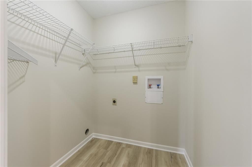 10715 N Booth Avenue — photo 12