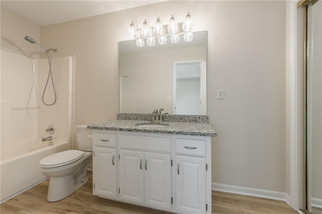 10715 N Booth Avenue — photo 15