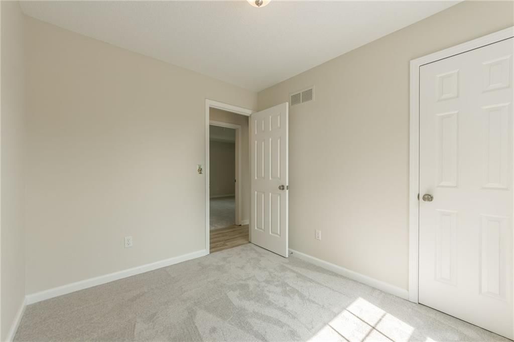 10715 N Booth Avenue — photo 19