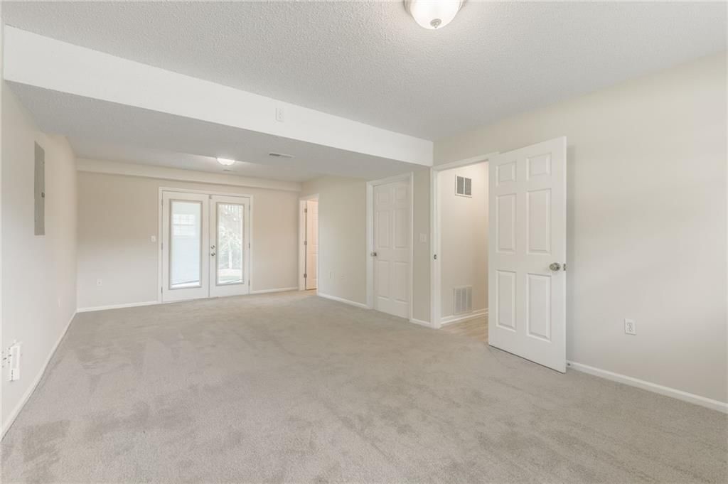 10715 N Booth Avenue — photo 22