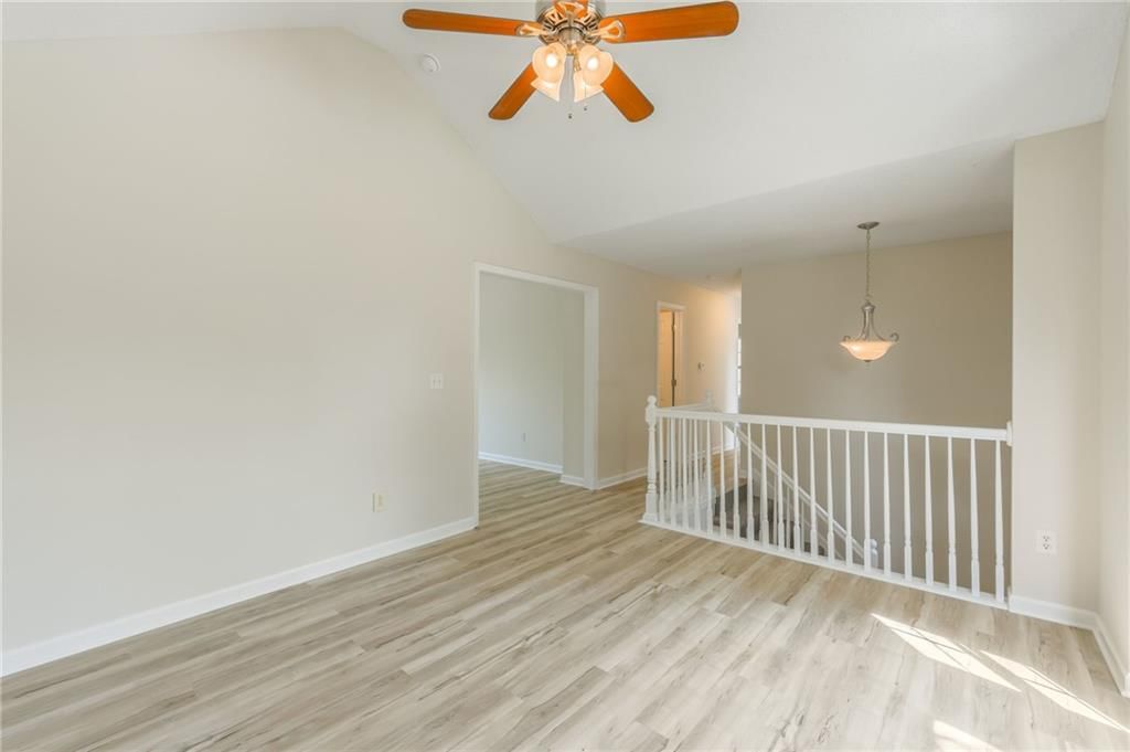 10715 N Booth Avenue — photo 7