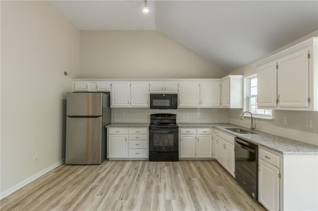 10715 N Booth Avenue — photo 10