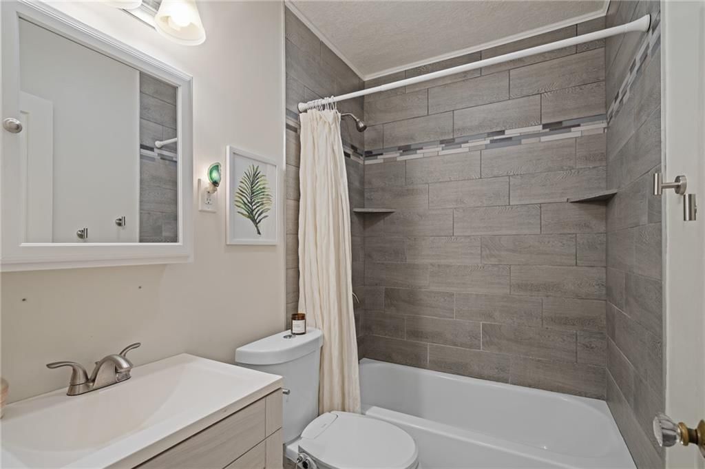 922 E 77th Street — photo 32