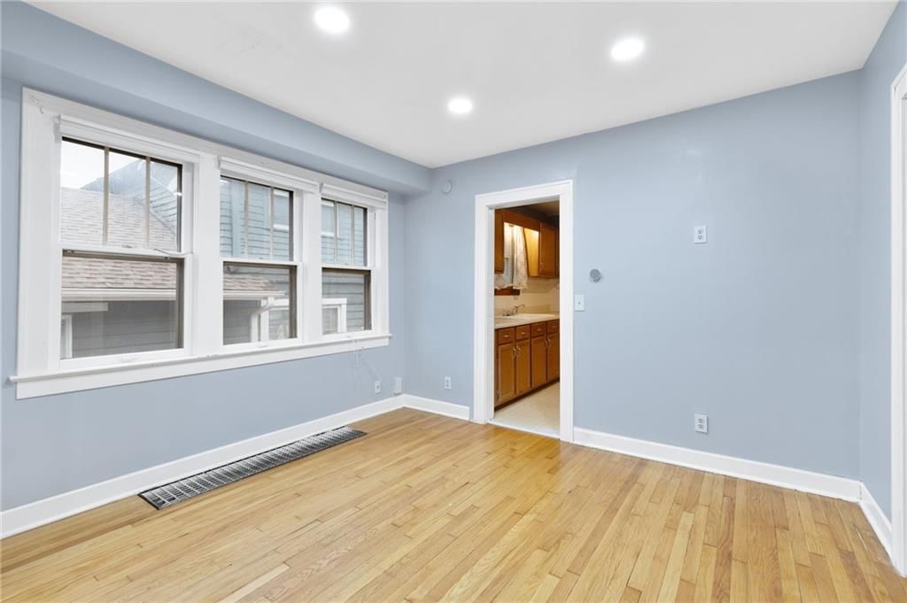 3146 N Greeley Avenue — photo 9